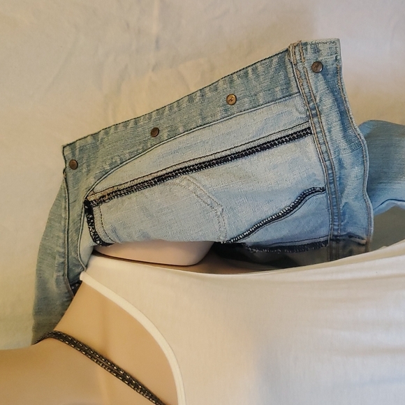 Tixi Cropped Denim Jacket - Picture 8 of 13